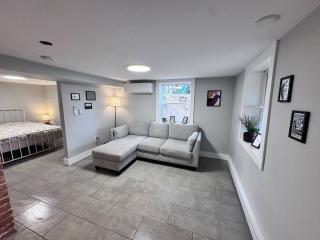 Private 1BR Garden Suite Brand new - 5