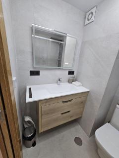 Renovado Apartamento en el corazón de Avilés, Calle Cámara 70 by beBalmy - Avilés - 5