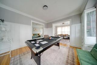 Deck, Pool Table! Walkable Cleveland Heights Apt - 9