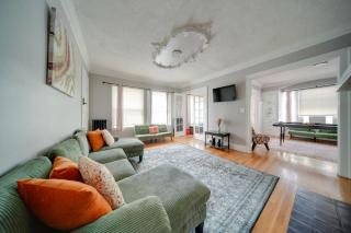 Deck, Pool Table! Walkable Cleveland Heights Apt - 3