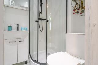 Gliwice Apartment with Mezzanine by BookingHost - 7