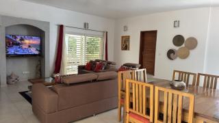 Contemporary villa with pool in Ngaparou - 8