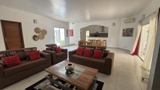 Contemporary villa with pool in Ngaparou - 3