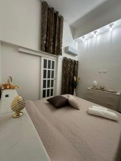 Lilly House - 3