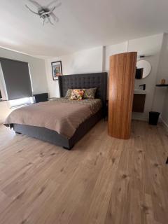 Studio CENTRAL 156 - 7