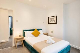 2 Bedroom Apartment Near City Centre, Uni & Parks! - 4