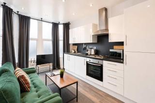 2 Bedroom Apartment Near City Centre, Uni & Parks! - 7