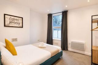 2 Bedroom Apartment Near City Centre, Uni & Parks! - 6