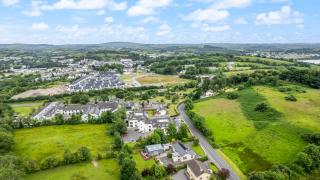 2 bedroom Spacious Luxury Penthouse, Donegal Town - 9