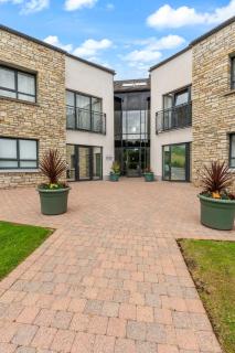 2 bedroom Spacious Luxury Penthouse, Donegal Town - 8