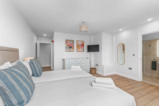 2 bedroom Spacious Luxury Penthouse, Donegal Town - 1