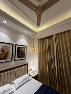 Rao Stays Luxury Studio on Golf Course Road - 6