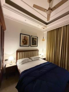 Rao Stays Luxury Studio on Golf Course Road - 2