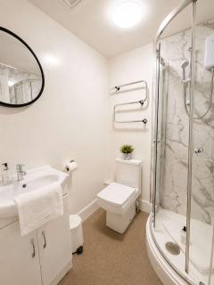 Bute Park Apartment w/ Heating + Private Bathroom - 6