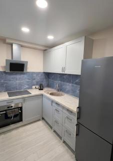 Modern Apartment 5 Min Walk to the Beach - 6