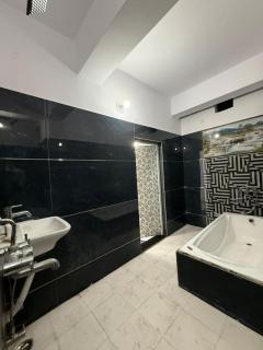 Roshan's INN Hotel - 4