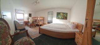 Sleep & Go - Sechsbettzimmer inkl 2 Luftbetten mit Gemeinschaftsbad - 9