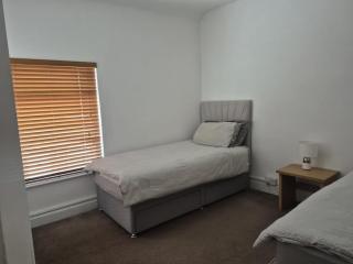 Enderby House sleeps 6 near M1 J21& M69 - 7