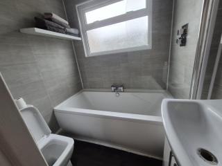 Enderby House sleeps 6 near M1 J21& M69 - 2
