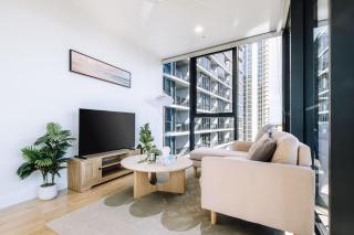 Skyline Serenity 2BR Apt with River & City Views - 9