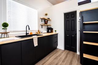 New modern & relaxing Tiny House w deck near ZION - 7