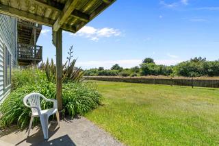 Pet Friendly Suite with Kitchen and Patio - Pool and Hot Tub - 9