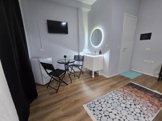 Erik Apartments - 8