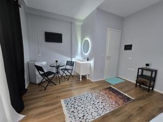 Erik Apartments - 5