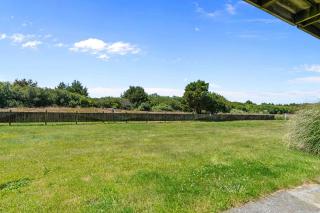 King Bed Pet-Friendly Studio with Pool and Hot tub - 9
