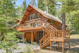 4 Mi to Lake Tahoe! All-Season Retreat w/ Hot Tub - 0