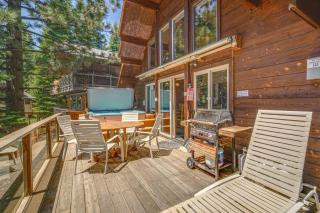 4 Mi to Lake Tahoe! All-Season Retreat w/ Hot Tub - 9