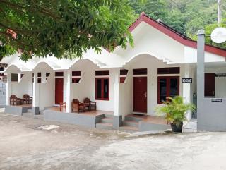 Sarwi Endah Beach Cottage - 2
