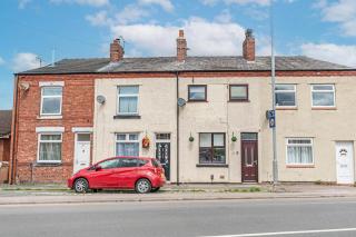 3-Bed Home Near Wigan Town Centre - 6
