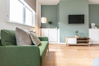 3-Bed Home Near Wigan Town Centre - 3