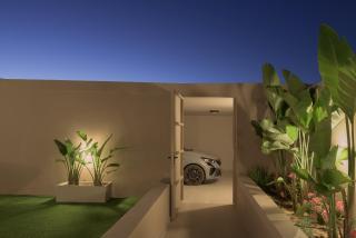Maroon 7 Residence - 2