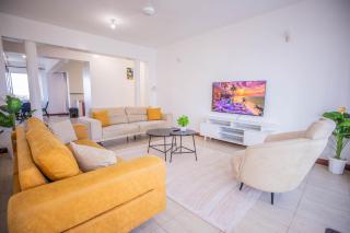 Cozy 3BR Seaview Pentahouse in Nyali, Mombasa - 0