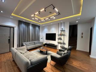 DOD Residence I Cozy 3BR with Fast Wifi - 9