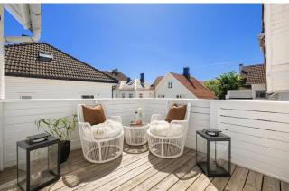 Large & Cozy Stavanger Apt - 9