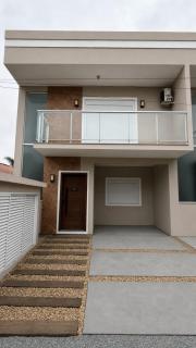 Casa a 30 m da Praia da Ferrugem - 2 Vagas - 6