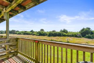 1-Bedroom Family Suite for 6 with Kitchen - Pool and Hot Tub - 9
