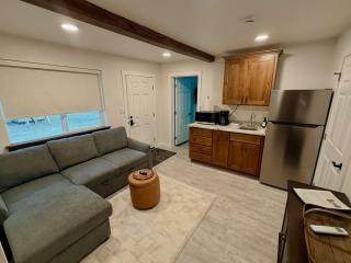 2 Room Suite with Kitchenette - 0