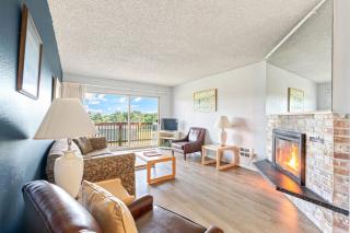 Pet-Friendly Family Suite with Kitchen - Pool and Hot Tub - 0