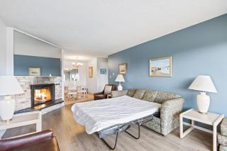 Pet-Friendly Family Suite with Kitchen - Pool and Hot Tub - 1