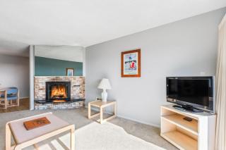 Ocean View Family Suite with Kitchen - Pool and Hot Tub - 3