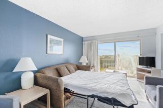 Ocean View Family Suite for 6 with Fireplace - Pool and Hot Tub - 3