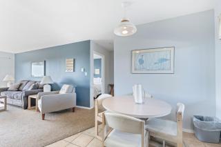 Ocean View Pet-Friendly Family Suite with Kitchen - Pool and Hot Tub - 5
