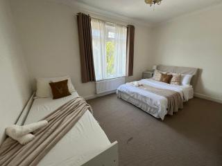 Entire Apartment, Sleeps 4, Central London in 30 minutes - 5