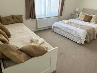 Entire Apartment, Sleeps 4, Central London in 30 minutes - 1
