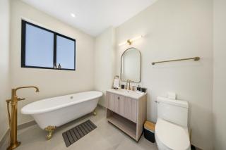 Wynwood 2BR - Minutes to Downtown - Rooftop Pool - 4