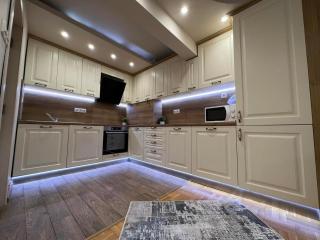2 Bedroom Luxury in the Supercenter - 2